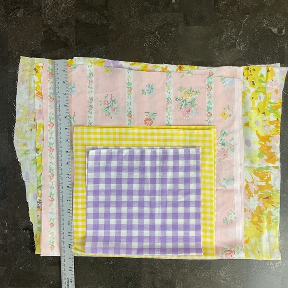 Vintage 4 piece coordinated fabric pack for sewing and crafting - Picture 6 of 7